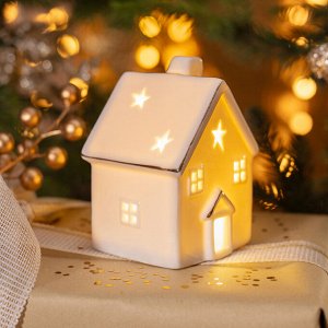Фарфоровый домик с LED-подсветкой, 10,8 см