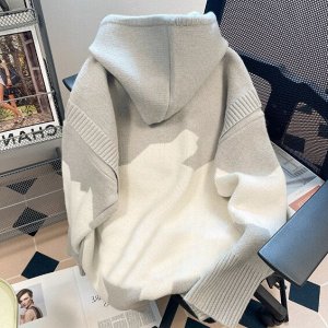 Контрастный цветной вязаный двухсекционный свитер с капюшоном, серо-белый