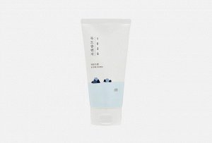 Солнцезащитный крем для проблемной кожи с морской водой Round Lab 1025 Dokdo Sunscreen SPF50+ PA++++