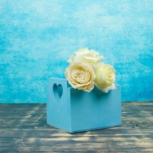Кашпо флористическое "Грация", ручка- сердце, голубое, 12*16*11 см