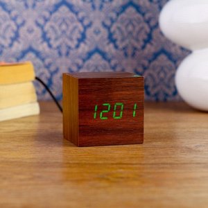 Часы-будильник электронные Кубик, настольные, цвет венге, зелёные цифры, 6.5х6.5х6.5 см