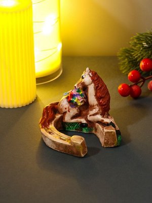 Фигурка гипс «Жеребенок на подкове», 8x8x6.5 см