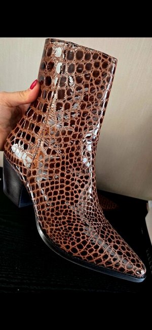 Женские ботинки казак