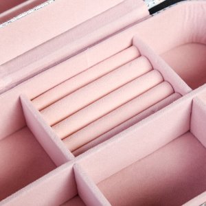 Шкатулка кожзам для украшений "Фламинго в розовых цветах" 7,5х23х15 см