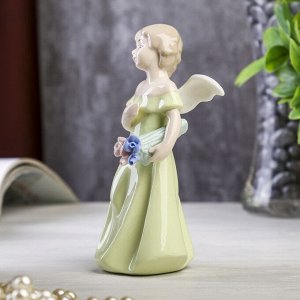 Сувенир керамика "Девочка ангел с букетом" 14х6,5х6 см