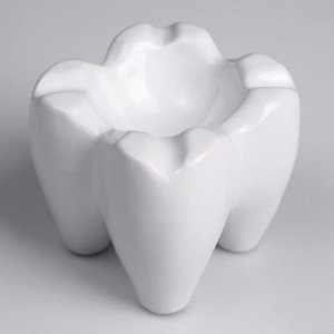 Пепельница "Белый зуб", 8.5 х 8.5 см