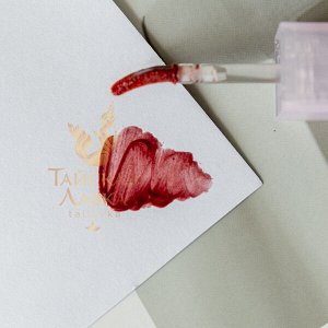 Помада Flora Moist to Matte Lip  Красный Пион №09