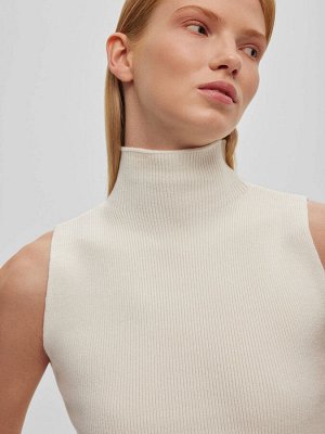 Трикотажный топ с воротником стойка, белый