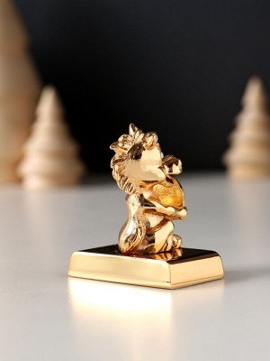 Фигурка «Лошадка с монеткой на подставке и с пожеланием: Здоровья», 4x2.3x5 см