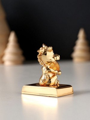 Фигурка «Лошадка с монеткой на подставке и с пожеланием: Удачи», 4x2.3x5 см