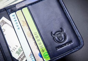 Портмоне Мужское портмоне.
В этом портмоне вы сможете разместить все необходимое, начиная от денег, карточек , мелочи и заканчивая документами.
Материал: натуральная кожа.
Размер: см.фото.
Цвет : см.ф