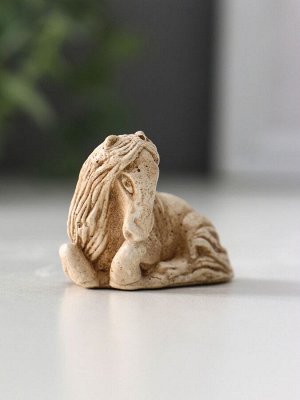 Фигурка-нэцкэ «Лошадь лежит», 3.5x4.5x3 см, слоновая кость