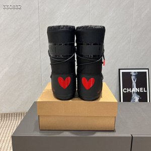 Мунбуты женские зимние