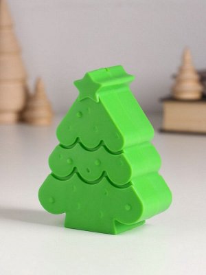 Фигурка светящаяся «Ёлочка со звездой», пластик, 3xLR1130, 8.5x4x10.8 см