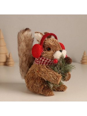 Фигурка новогодняя «Белочка в наушниках с ягодками», 14x9x15 см