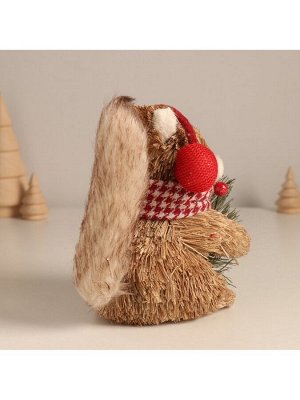 Фигурка новогодняя «Белочка в наушниках с ягодками», 14x9x15 см