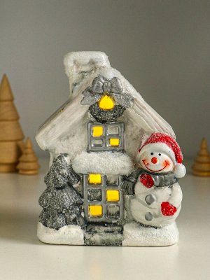 Фигурка светящаяся «Снеговичок у домика», керамика, 11.5x7.5x15.5 см