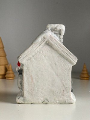 Фигурка светящаяся «Снеговичок у домика», керамика, 11.5x7.5x15.5 см