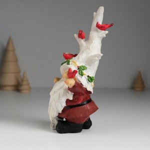 Фигурка полистоун «Гном в шапке деревом, с птичками», 8.5x7.5x17 см