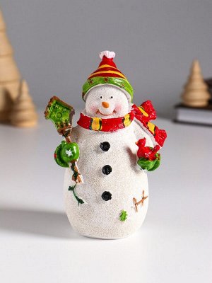 Фигурка полистоун «Снеговик со скворечником и птицей», 9x5.5x13 см