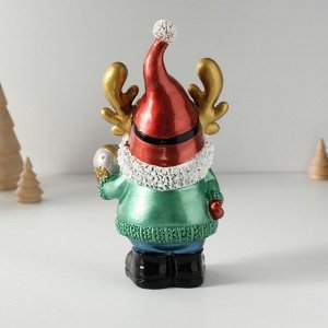 Фигурка полистоун «Дед Мороз в колпаке с рожками, с ёлочным шариком», 11x9.5x21 см