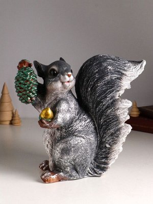 Фигурка полистоун «Белка с шишкой», 26.5x27.5x14 см