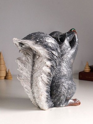 Фигурка полистоун «Белка с шишкой», 26.5x27.5x14 см