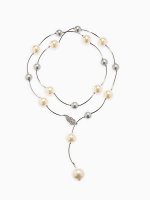 Колье «Флёр» шарики, бело-серое в серебре, длина регулируемая, №12, бусины №16, №20, 40-87 см