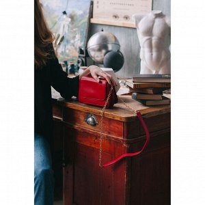 Сумка женская, 2 отдела на молнии, наружный карман, регулируемый ремень, цвет красный