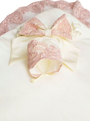 Зимний конверт-одеяло на выписку "Королевский" (молочный с розовым кружевом)