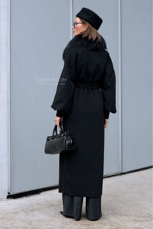 Чёрное пальто с мехом на вотнике