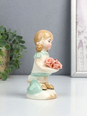 Фигурка керамика «Малышка с розочками», 6x6.5x13 см