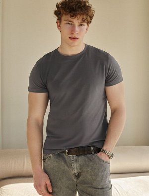 Футболка slim fit  из премиального хлопка с эластаном