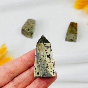 Кристалл из Пирита