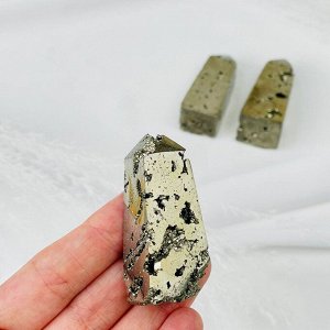 Кристалл из Пирита