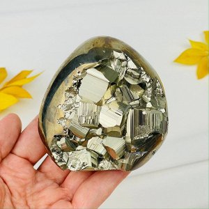 Сростки кристаллов Пирита
