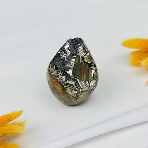 Сростки кристаллов Пирита