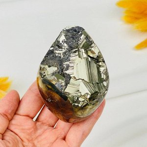 Сростки кристаллов Пирита