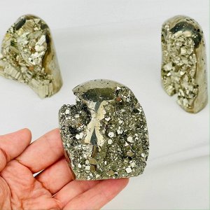 Сростки кристаллов Пирита