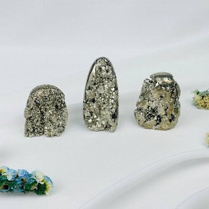 Сростки кристаллов Пирита