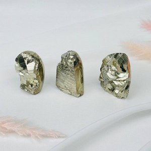 Сростки кристаллов Пирита