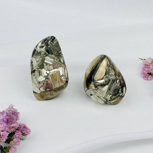 Сростки кристаллов Пирита
