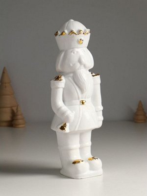 Фигура «Щелкунчик новогодний», 24x10x7.5 см, белый с позолотой