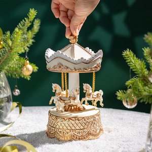 Музыкальная статуэтка-карусель из полистоуна, 12.4×12.4×22.9 см