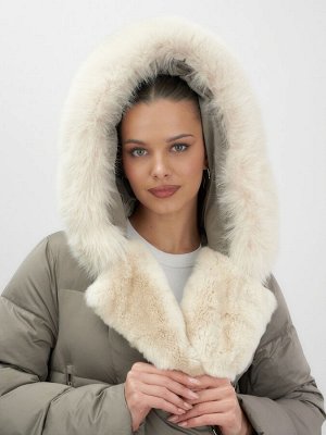 Двубортное пальто зимнее утепленное с мехом и капюшоном коричневого цвета 7626K
