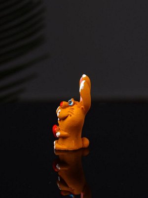 Фигурка полистоун «Зайчик с сердцем», 3.5x1.8x1.7 см