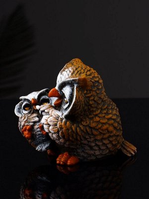Фигурка полистоун «Сова кормит совёнка», 8x7.5x8.7 см