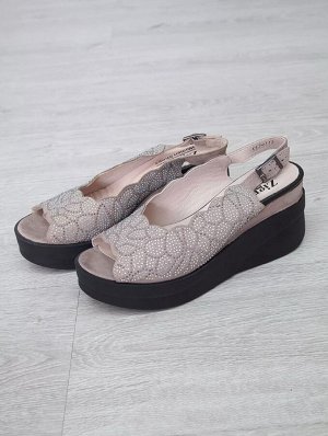 Босоножки со стразами ZIGNAM 557-115 от 1 шт.