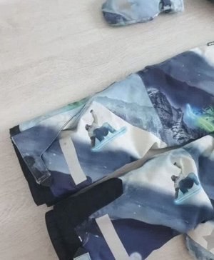 Комбинезон и краги Molo р.122. В хорощем состоянии