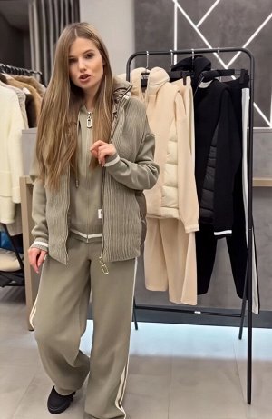 Костюм трикотажный с жилеткой оливковый